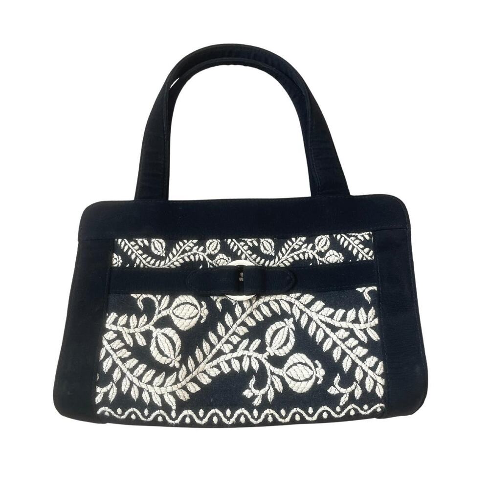 Vera bradley embroidered handbag
